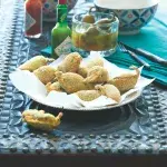 Papričky jalapeños se sýrem, obalované v polentě