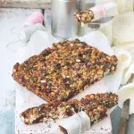 Oříškové müsli tyčinky