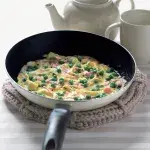 Omeleta s hráškem a šunkou