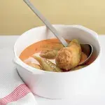 Plněné papriky s rajskou omáčkou a knedlíkem