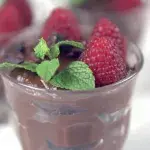 Avokádová čokoládová pěna