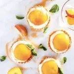 Bellini tartaletky s proseccem a broskvemi