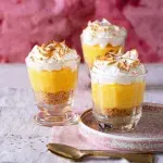 Citronový koláč s pusinkami ve skleničce