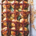 Hot cross buns se slaninou