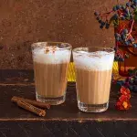 Karamelový chai latte