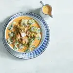 Kuře na čerstvé paprice se špenátovými noky