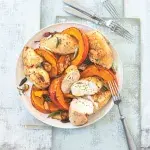 Kuřecí prsa plněná bylinkovým tvarohem s pečenou dýní