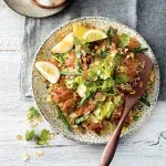 Kuskus s pikantním kuřecím masem a cizrnou