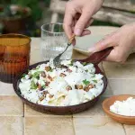 Nudle s tvarohem naslano