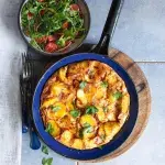 Omeleta ze zbylých brambor s rukolovým salátkem