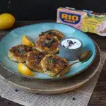 Tuňákové placičky s citronovým dipem