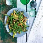 Salát s chřestem a hlívou ústřičnou