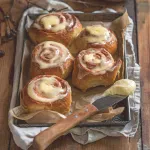 Skořicoví šneci s kávovým krémem