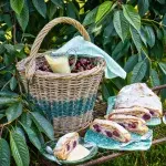 Třešňový závin s vanilkovou omáčkou