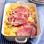 Uzené zapečené s kysaným zelím a bramborami