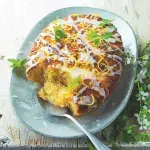 Zalévaný citronovo-bezinkový moučník