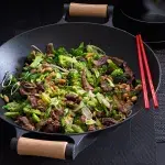 Hovězí & brokolice ve woku