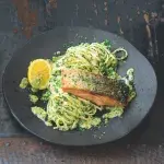 Linguine s lososem a brokolicí