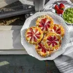 Bazalkové koláče s tvarohem a jahodami podle Jany Pokorné