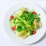 Salát s ančovičkovým dipem