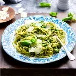 Špagety s pestem a parmazánem