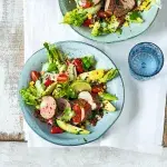 Vepřová panenka se salátem a quinoou