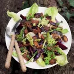 Salát s pečenou řepou