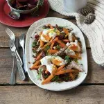 Salát s čočkou a uzenou makrelou