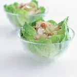 Salát Waldorf s medem