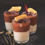 Skleničky s banánem a čokoládou