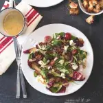 Špenátový salát s teplou slaninovou zálivkou