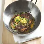 Steak s bylinkovým máslem Steak s bylinkovým máslem