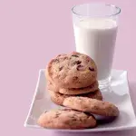 Sušenky s ořechy a brusinkami