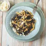 Těstoviny s karamelizovanou cibulí