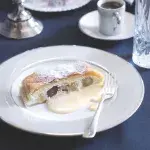 Tvarohový závin s vinnou pěnou