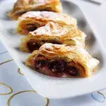 Závin s třešněmi