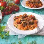 Špagety s rajčatovou omáčkou & masovými koulemi