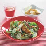 Zeleninový salát s řízečky