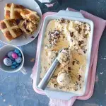 Zmrzlina s hot cross buns