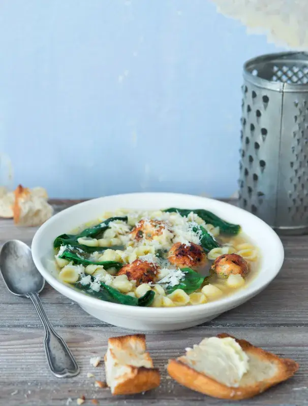 Kuřecí kuličky v minestrone