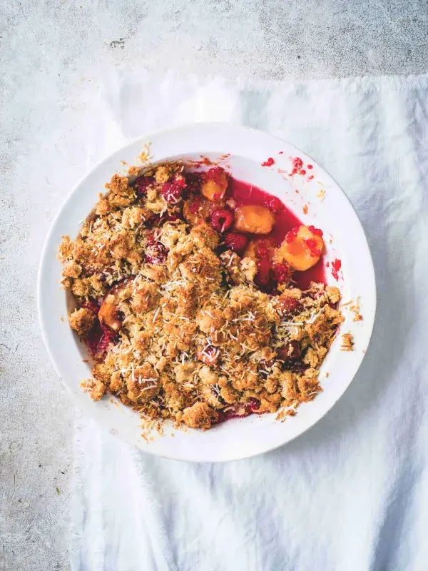 Broskvovo-malinový krambl