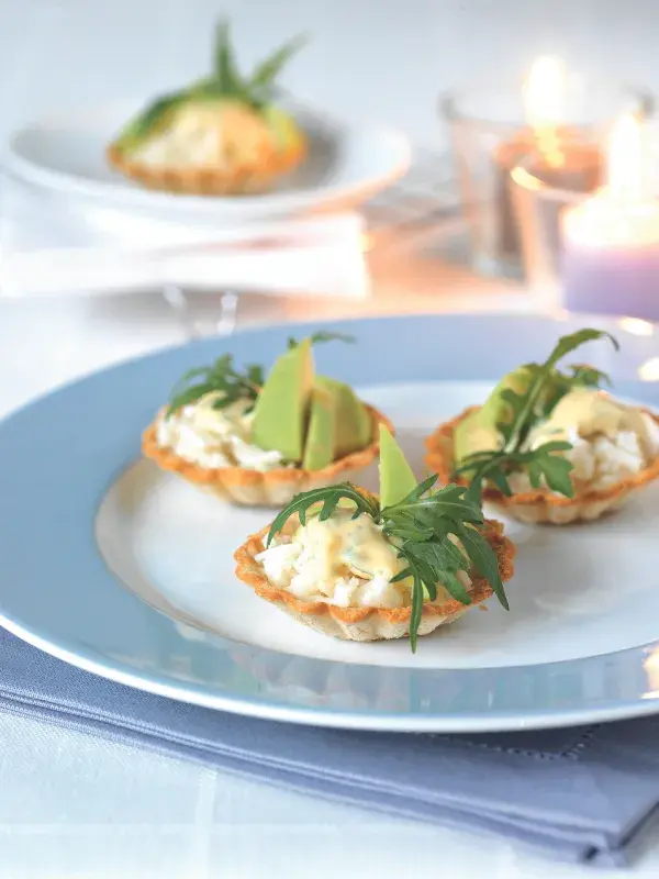 Chlebové košíčky s krabem a avokádem