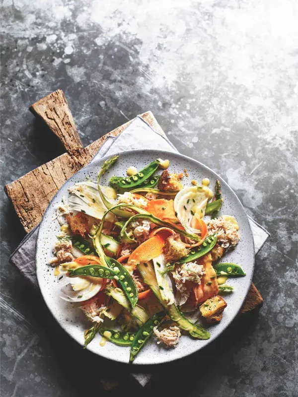 Chřestový salát s krabem