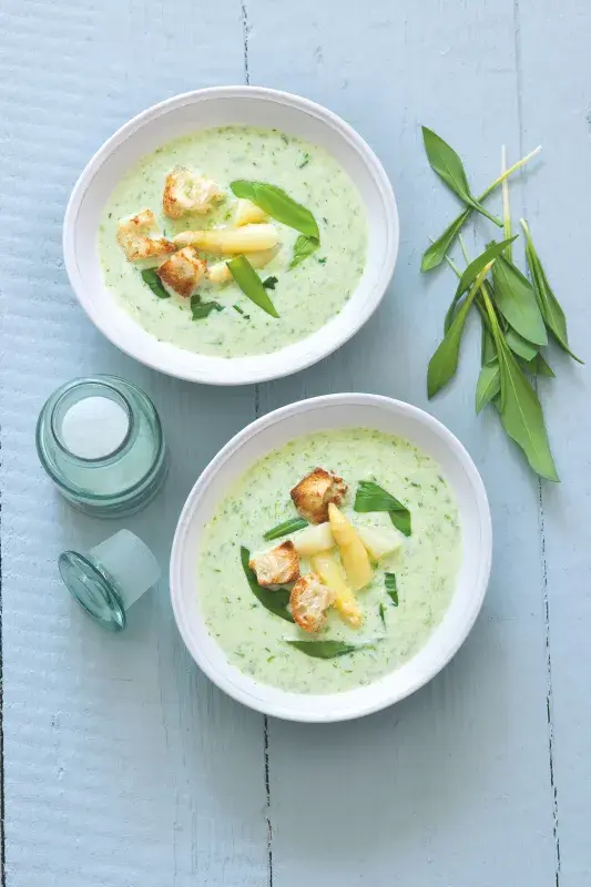 Chřestová polévka s medvědím česnekem