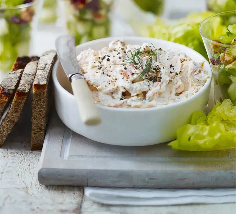 Pomazánka z uzeného pstruha a křenu