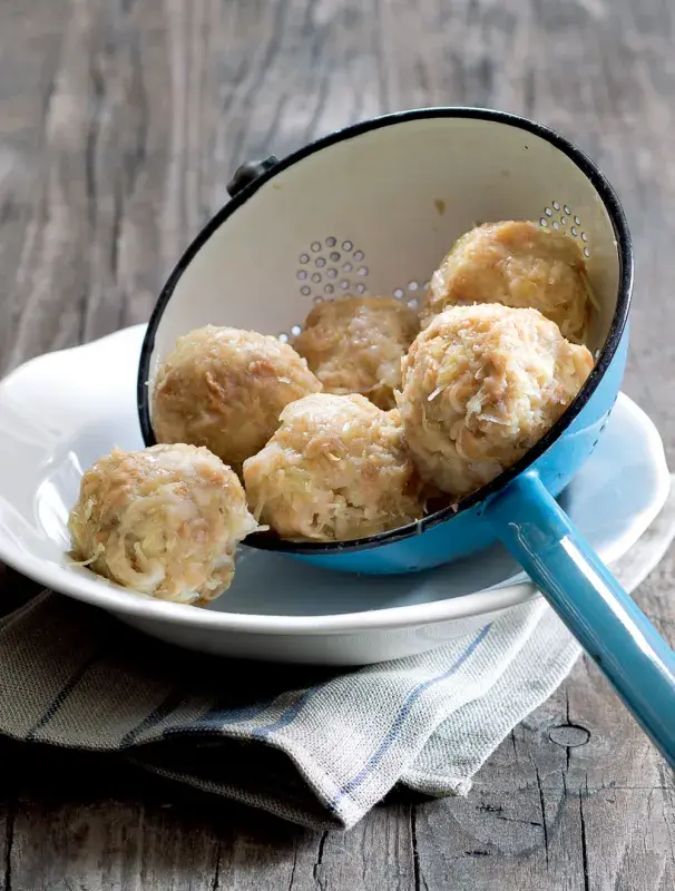 Knedlíky z brambor a rohlíků