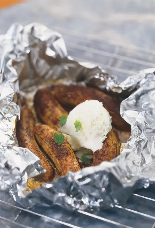 Grilovaný banán s medem a skořicí