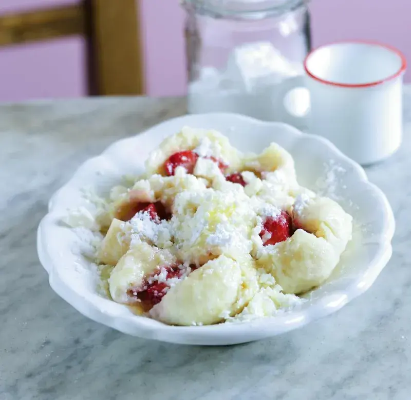 Kynuté jahodové knedlíky