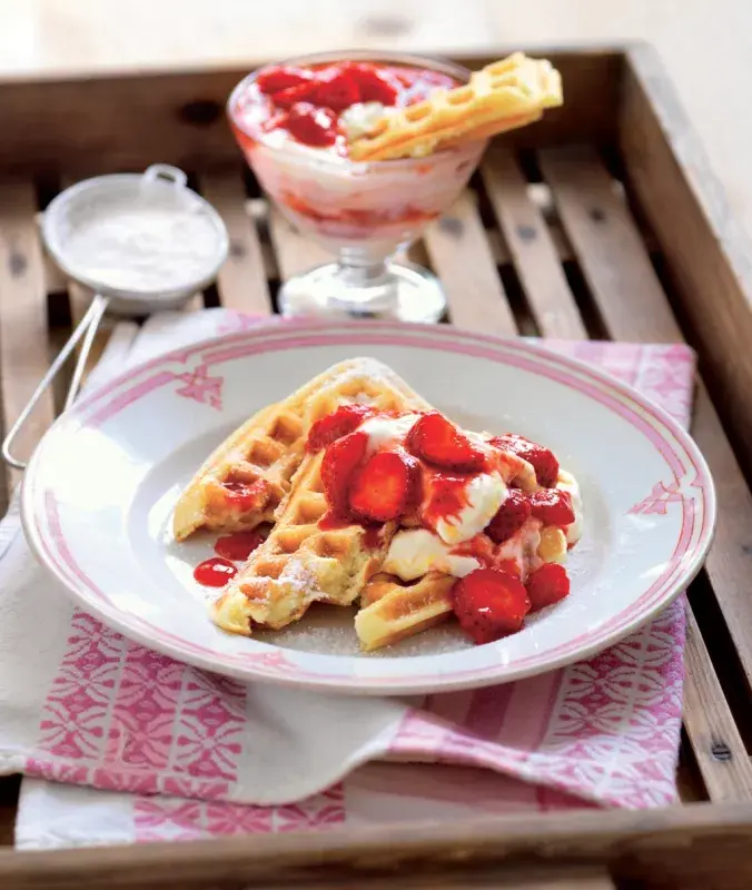 Jahodové vafle s jogurtem