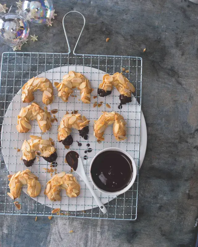 Marcipánové rohlíčky s čokoládou